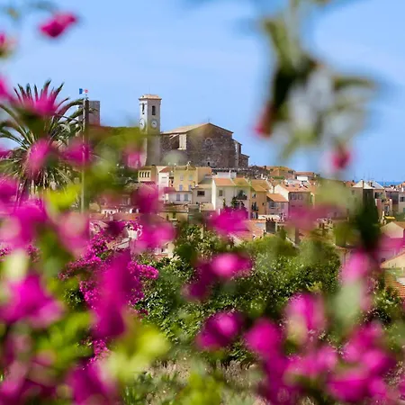 De L'isere Szálloda 3*