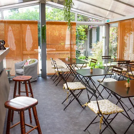 Szálloda De L'isere