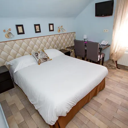 De L'isere Hotel